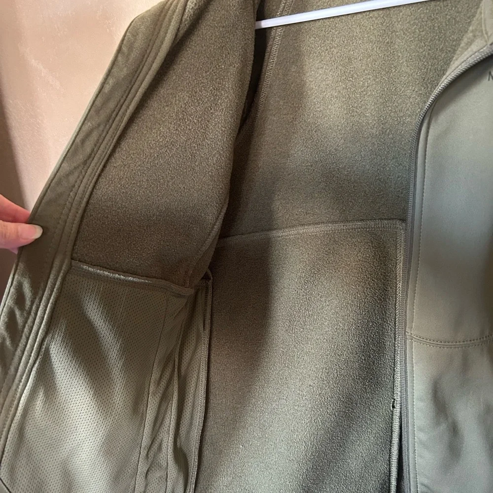 The North Face Jacket XS - EUC see note - Picture 8 of 16